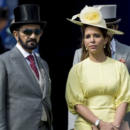 أمير دبي الشيخ محمد بن راشد آل مكتوم وزوجته السابقة الأميرة هيا بنت الحسين في 3 يونيو/حزيران 2017 في إبسوم، إنكلترا. (الصورة عبر غيتي إيماجز)