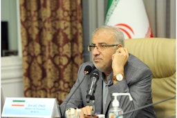 جواد اوجی، وزیر نفت ایران در ویدئو کنفرانس بیستمین نشست وزیران نفت و انرژی اوپک‌پلاس؛ ۱۰ شهریور ۱۴۰۰. (عکس از شبکه‌ی اطلاع‌رسانی نفت و انرژی شانا)