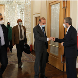 إنريكي مورا، نائب الأمين العام لدائرة العمل الخارجي الأوروبي يلتقي نائب وزير الخارجية علي باقري كاني في طهران، إيران. 14 أكتوبر/تشرين الأول 2021 (الصورة من موقع وزارة الخارجية الإيرانية)
