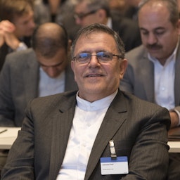 ولی‌الله سیف، رئیس کل وقت بانک مرکزی ایران در بیست و پنجمین کنگره‌ی بانکداری اروپایی؛ فرانکفورت، آلمان، ۲۹ آبان ۱۳۹۴. (عکس از گتی ایمیجز)