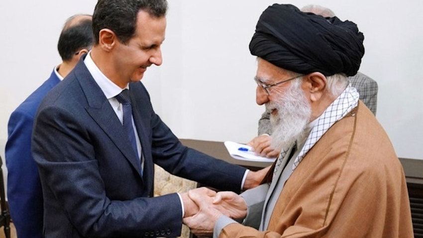 الرئيس السوري بشار الأسد يلتقي المرشد الأعلى الإيراني آية الله علي خامنئي في طهران. 25 فبراير/شباط 2019. (الصورة عبر موقع الخامنئي)