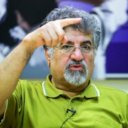 دکتر ناصر هادیان، استاد سرشناس علوم سیاسی دانشگاه تهران. (عکس از محمود عارفی/ وبسایت جماران)