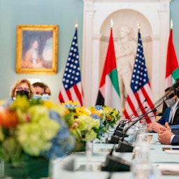وزير الخارجية الأميركي أنتوني بلينكن ونظيره الإماراتي عبدالله بن زايد آل نهيان يشاركان في اجتماع ثنائي في واشنطن، 13 أكتوبر/تشرين الأول 2021. (الصورة عبر غيتي إيماجز)