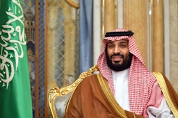 حضور محمد بن سلمان آل سعود، ولیعهد عربستان سعودی، در یک نشست؛ جده، عربستان، ۲۷ شهریور ۱۳۹۸/ ۱۸ سپتامبر ۲۰۱۹. (عکس از گتی ایمیجز)