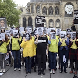 تظاهرات مردم در حمایت از زندانیان سعودی؛ پاریس، فرانسه، ۱۷ اردیبهشت ۱۳۹۴/ ۷ می ۲۰۱۵. (عکس از گتی ایمیجز)