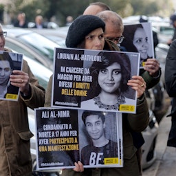 معترضان در حال محکوم‌کردن نقض حقوق بشر عربستان؛ رم، ۲۷ دی ۱۳۹۷/ ۱۶ ژانویه ۲۰۱۹. (عکس از گتی ایمیجز)