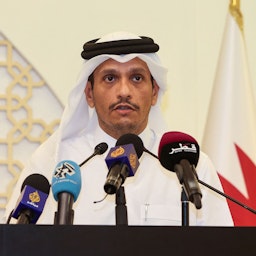 نائب رئيس الوزراء ووزير الخارجية القطري الشيخ محمد بن عبد الرحمن آل ثاني يعقد مؤتمرًا صحفيًا في الدوحة، 30 سبتمبر/أيلول 2021 (الصورة عبر غيتي إيماجز)