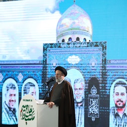 الرئيس الإيراني إبراهيم رئيسي يتحدث بمناسبة الذكرى الثانية لمقتل قاسم سليماني في طهران، إيران. 3 يناير/كانون الثاني 2022 (الصورة عبر موقع الرئاسة الإيرانية الرسمي)