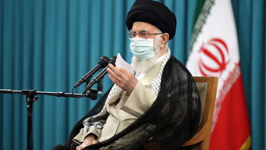 المرشد الأعلى الإيراني آية الله علي خامنئي يلقي خطابًا في طهران يوم 27 أكتوبر/ تشرين أول 2021 (الصورة من الموقع الإلكتروني للقائد الإيراني)