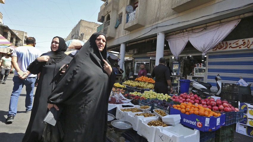 زنان دربازارصدریه؛ بغداد، عراق، ۱۹ شهریور. ۱۴۰۰/ ۱۰ سپتامبر ۲۰۲۱. (عکس از گتی ایمیجز)