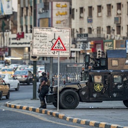 عربة همفي تابعة لقوات الأمن العراقية في ساحة التحرير بوسط بغداد، 9 نوفمبر/ تشرين الثاني 2021 (الصورة عبر غيتي إيماجز)