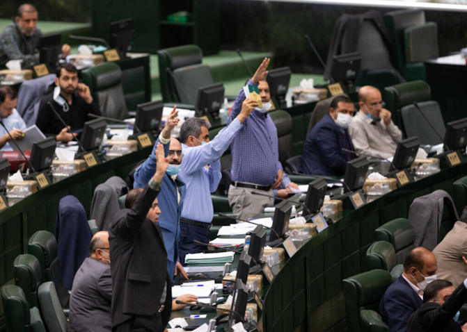 المشرعون الإيرانيون يراجعون نهج فريق التفاوض النووي في طهران، إيران. 13 مارس/ آذار 2022 (الصورة عبر وكالة الأنباء الإيرانية إيرنا)