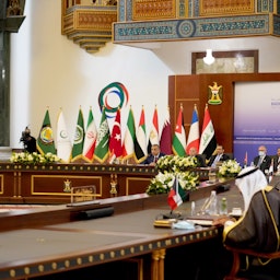 مصطفی الکاظمی، نخست‌وزیر عراق، میزبان وزرای خارجه‌ی ایران و عربستان و دیگر مقامات خارجی؛ بغداد، عراق، ۶ شهریور ۱۴۰۰/ ۲۸ اوت ۲۰۲۱. (عکس از دفتر نخست‌وزیری عراق)