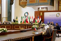 رئيس الوزراء العراقي مصطفى الكاظمي يستضيف وزيري الخارجية الإيراني والسعودي من بين شخصيات أجنبية أخرى في بغداد، العراق. 28 أغسطس/آب 2021 (الصورة عبر مكتب رئيس الوزراء العراقي)