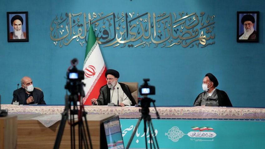 الرئيس الإيراني إبراهيم رئيسي يترأس جلسة لمجلس الوزراء في طهران، إيران. 11 أبريل/نيسان 2022 (الصورة عبر إيران برس)