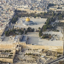 An aerial view of the Temple Mount on Nov. 15, 2013 (Photo by Godo13 via Wikimedia Commons)