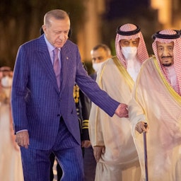 Saudi Arabia's King Salman bin Abdulaziz and Turkish President Recep Tayyip Erdogan in Jeddah, Saudi Arabia on Apr. 28, 2022.  (Handout by Saudi Royal Court)