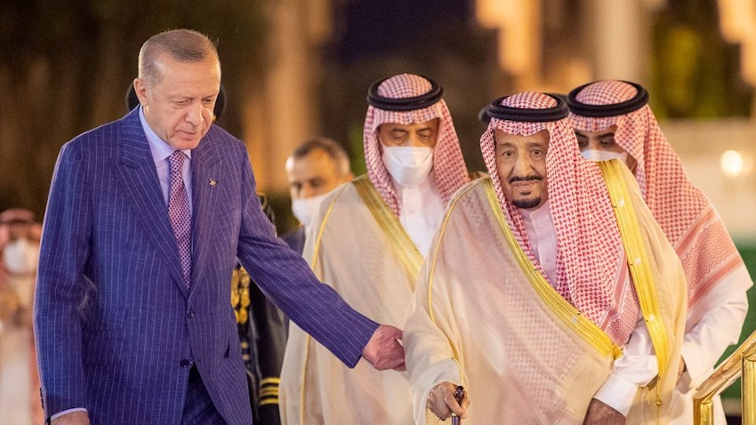 Saudi Arabia's King Salman bin Abdulaziz and Turkish President Recep Tayyip Erdogan in Jeddah, Saudi Arabia on Apr. 28, 2022.  (Handout by Saudi Royal Court)