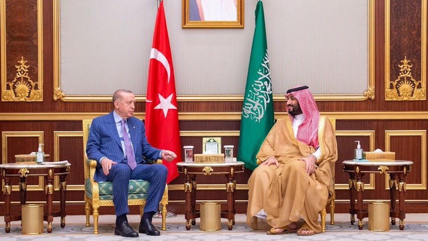 Saudi Crown Prince Mohammed bin Salman Al Saud receives Turkish President Recep Tayyip Erdogan at Al-Salam Palace on Apr. 28, 2022 (Saudi foreign ministry/Twitter)
