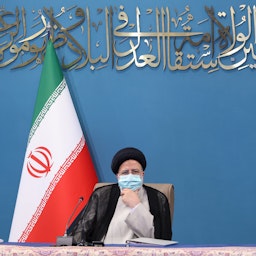 ابراهیم رئیسی، رئیس‌جمهور ایران در یک نشست اقتصادی؛ تهران، ایران، ۲۸ اردیبهشت ۱۴۰۱. (عکس از وب‌سایت ریاست‌جمهوری ایران)