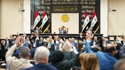 نواب عراقيون يصوتون على مشروع قانون يحظر التطبيع مع إسرائيل. بغداد، العراق. 26 مايو/أيار 2022 (المصدر: إعلام رئيس البرلمان/ عبر تويتر)