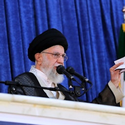 المرشد الأعلى الإيراني علي خامنئي يتحدث بمناسبة الذكرى 33 لوفاة روح الله الخميني في طهران. 4 يونيو/حزيران 2022. (الصورة عبر موقع المرشد الأعلى الرسمي)