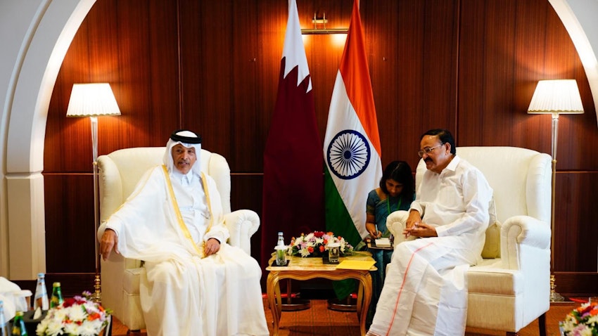 رئيس مجلس الشورى القطري حسن بن عبد الله الغانم يلتقي نائب الرئيس الهندي فينكايا نايدو في الدوحة، قطر، في 6 يونيو/حزيران 2022 (المصدر: وكالة الأنباء القطرية/تويتر)