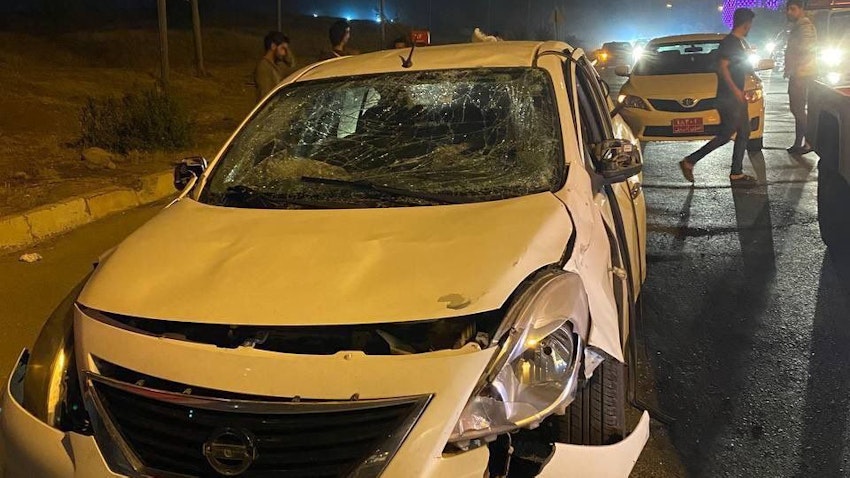 خودروهای خسارت‌دیده در اثر حمله‌ی پهپادی انفجاری؛ اربیل، عراق، ۱۸ خرداد/ ۸ ژوئن. (عکس از رسانه‌های اجتماعی)