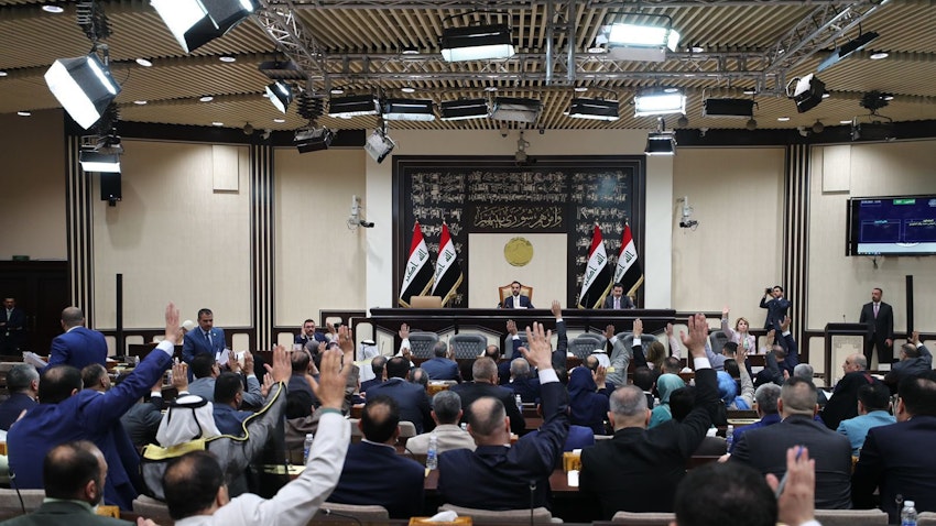 نشست نمایندگان پارلمان عراق، به منظور سوگند خوردن نمایندگان جایگزین؛ بغداد، ۲ تیر ۱۴۰۱/ ۲۳ ژوئن ۲۰۲۲. (عکس از دفتر رسانه‌ای رئیس مجلس عراق)