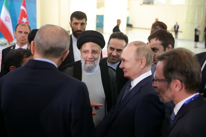الرئيس الإيراني إبراهيم رئيسي يستضيف نظيرَيه الروسي والتركي في قمة ثلاثية في طهران. 19 يوليو/تموز 2022 (الصورة عبر موقع الرئاسة الإيرانية)
