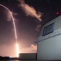 صاروخ قياسي من نوع أس أم 3، بلوك II إيه يُطلق من مرفق اختبار الصواريخ في المحيط الهادئ في كاواي، هاواي. 10 ديسمبر/كانون الأول 2018 (الصورة عبر ويكي كومنز)