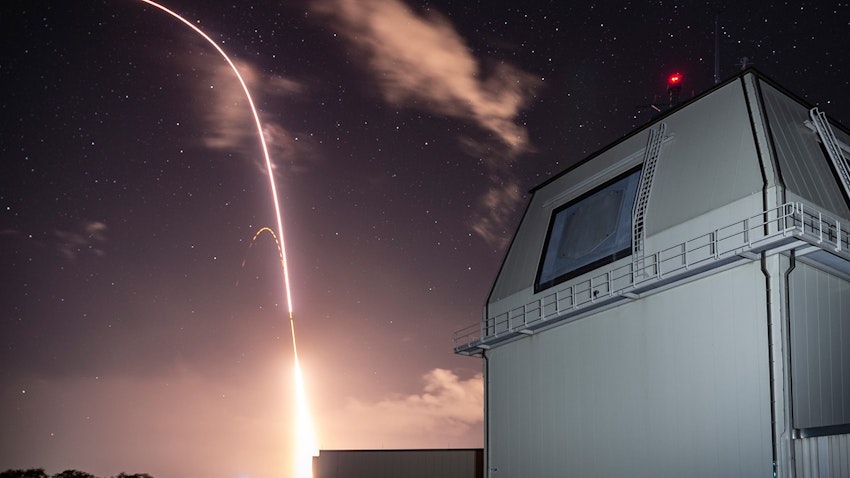 صاروخ قياسي من نوع أس أم 3، بلوك II إيه يُطلق من مرفق اختبار الصواريخ في المحيط الهادئ في كاواي، هاواي. 10 ديسمبر/كانون الأول 2018 (الصورة عبر ويكي كومنز)