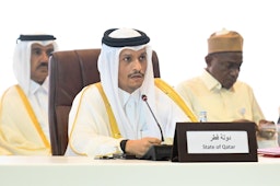 نائب رئيس مجلس الوزراء ووزير الخارجية القطري الشيخ محمد بن عبد الرحمن آل ثاني في حفل توقيع اتفاق السلام التشادي في الدوحة. 8 أغسطس/آب 2022. (المصدر:حساب محمد بن عبد الرحمن آل ثاني على تويتر)