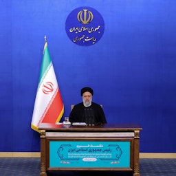الرئيس الإيراني إبراهيم رئيسي يعقد مؤتمرًا صحفيًا على الهواء مباشرة في طهران، إيران. 29 أغسطس/آب 2022 (الصورة عبر موقع الرئاسة الإيرانية)