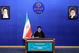الرئيس الإيراني إبراهيم رئيسي يعقد مؤتمرًا صحفيًا على الهواء مباشرة في طهران، إيران. 29 أغسطس/آب 2022 (الصورة عبر موقع الرئاسة الإيرانية)