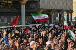 تجمع حامیان دولت؛ همدان، ایران، ۱ مهر ۱۴۰۱. (عکس از خبرگزاری تسنیم)