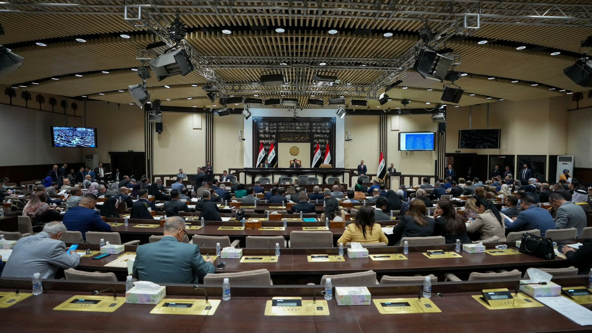 Establishment parties in Iraq push to pass contentious electoral reform