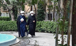 رجال دين إيرانيون في مدرسة الفايزية الدينية في قم، إيران. 5 سبتمبر/أيلول 2020 (الصورة عبر وكالة تسنيم للأنباء)