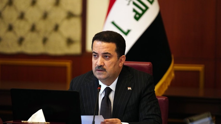 محمد شیاع السودانی، نخست‌وزیر عراق، در حال ریاست نشست کابینه؛ بغداد، عراق، در ۱۰ آبان ۱۴۰۱/ ۱ نوامبر ۲۰۲۲. (عکس از توییتر نخست‌وزیر عراق)