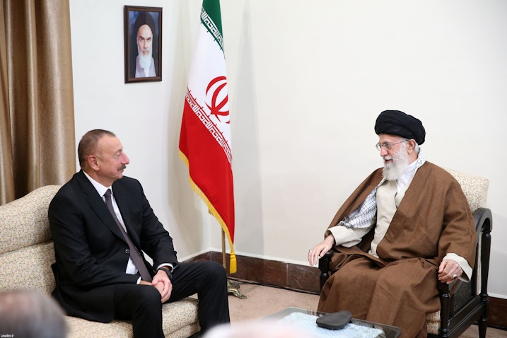 المرشد الأعلى لإيران علي خامنئي يلتقي الرئيس الأذربيجاني إلهام علييف في طهران، إيران. 2 نوفمبر/تشرين الثاني 2017 (الصورة عبر موقع المرشد الأعلى الإيراني)