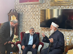 لقاء قائد فيلق القدس التابع للحرس الثوري الإيراني إسماعيل قاآني مع رجل الدين السني مهدي الصميدعي في بغداد، العراق. 18 نوفمبر/تشرين الثاني 2022 (الصورة عبر مواقع التواصل الاجتماعي)