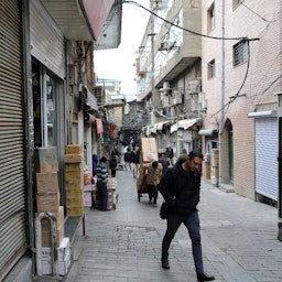اعتصاب مغازه‌داران و تعطیلی کسب و کارها؛ تهران، ایران، ۱۵ آذر ۱۴۰۱. (عکس از گتی ایمیجز)