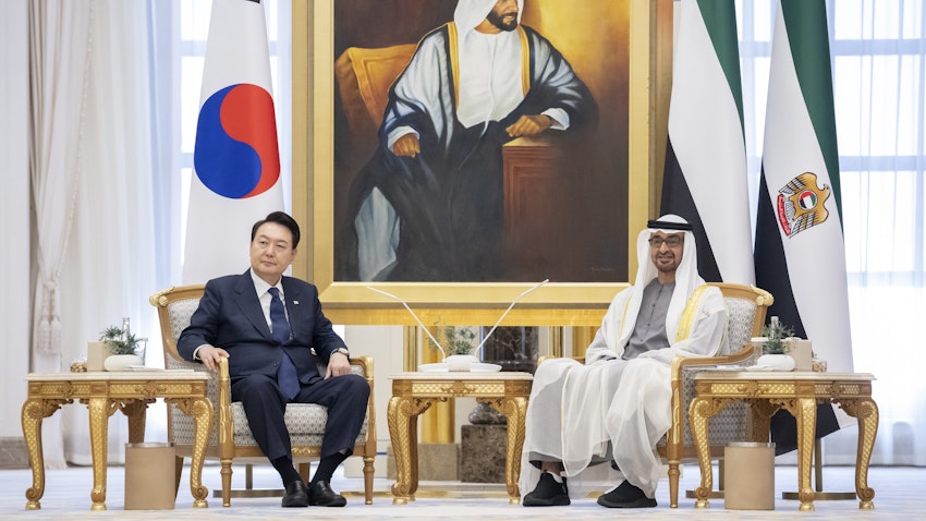 رئيس كوريا الجنوبية يون سوك يول يلتقي رئيس الإمارات الشيخ محمد بن زايد آل نهيان في أبوظبي. 15 يناير/كانون الثاني 2023. (الصورة عبر وكالة وام)