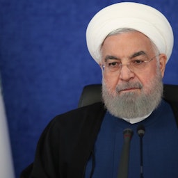الرئيس الإيراني السابق حسن روحاني يفتتح مشاريع تابعة لوزارة الطاقة عبر خاصيّة الفيديو في طهران، إيران، 10 يونيو/حزيران، 2021. (الصورة عبر الرئاسة الإيرانية)
