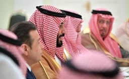 ولي العهد السعودي الأمير محمد بن سلمان آل سعود في اجتماع في موسكو، روسيا. 14 يونيو/حزيران 2018 (الصورة عبر موقع الرئاسة الروسية)