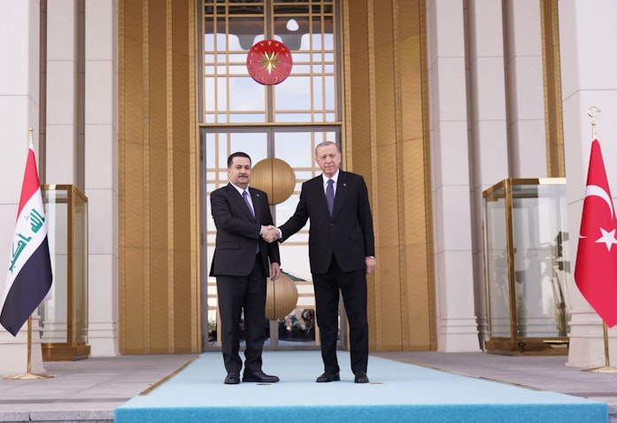 الرئيس التركي رجب طيب أردوغان يستقبل رئيس الوزراء العراقي محمد شياع السوداني في أنقرة، تركيا. يوم 21 مارس/آذار 2023. (المصدر: صفحة السوداني عبر تويتر)