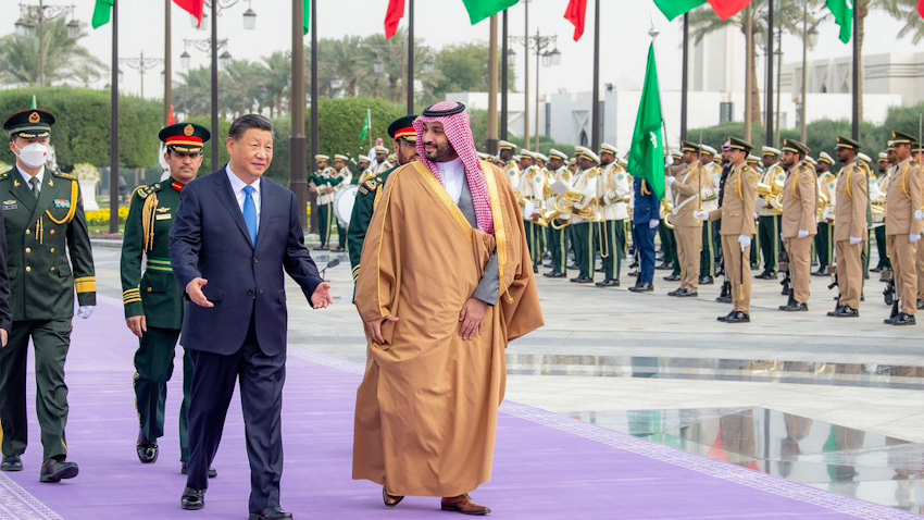 Saudi Crown Prince Mohammed bin Salman Al Saud receives Chinese President Xi Jinping in Riyadh, Saudi Arabia on Dec. 8, 2022. (Source: KSAmofaEN/Twitter)