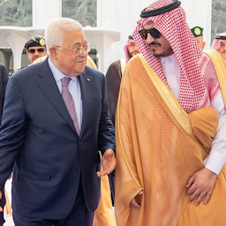 الرئيس الفلسطيني محمود عباس يصل إلى مدينة جدة، السعودية، يوم 19 أبريل/نيسان 2023. (الصورة عبر وكالة الأنباء السعودية)
