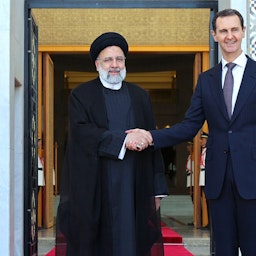 الرئيس السوري بشار الأسد يستقبل نظيره الإيراني إبراهيم رئيسي في دمشق، سوريا، يوم 3 مايو/أيار 2023. (الصورة عبر موقع الرئاسة الإيرانية)