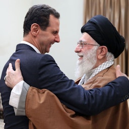 الرئيس السوري بشار الأسد يلتقي المرشد الأعلى الإيراني آية الله علي خامنئي في طهران، إيران. 25 فبراير/شباط 2019 (الصورة عبر موقع المرشد الأعلى الإيراني)